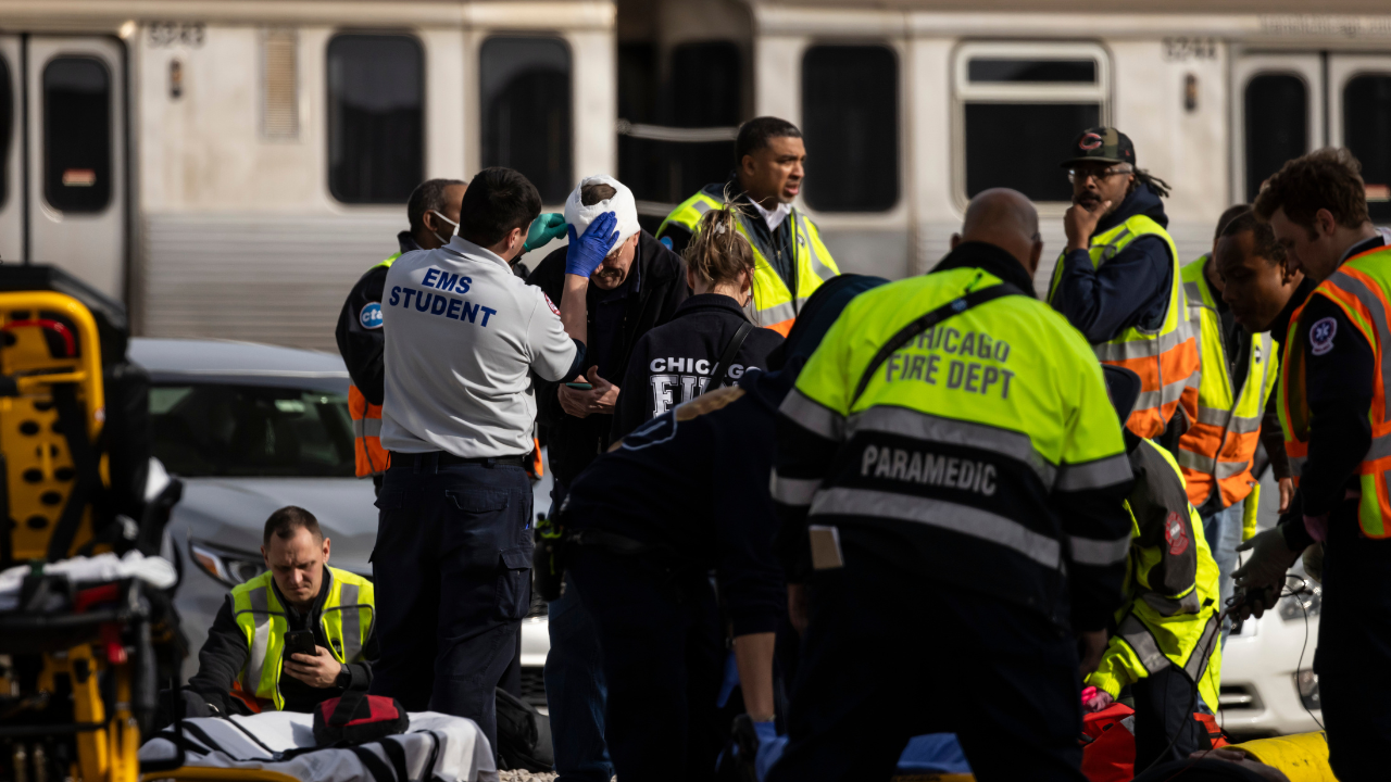 chicago train accident, 40-passengers-injured