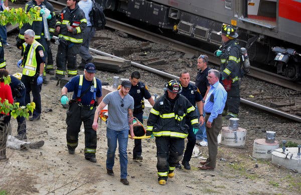 chicago train accident, 40-passengers-injured