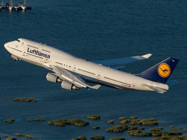 Lufthansa Flight Emergency Landing