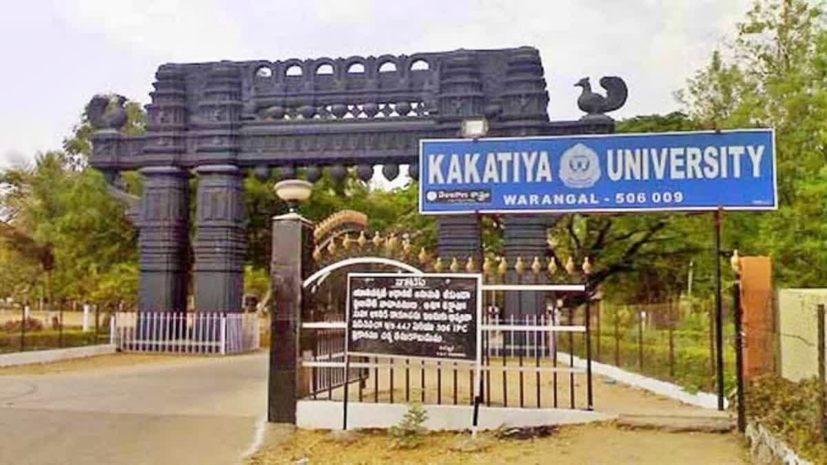 telangana-kakatiya university-80-girls-pg-students-suspened-for-ragging-with-juniors