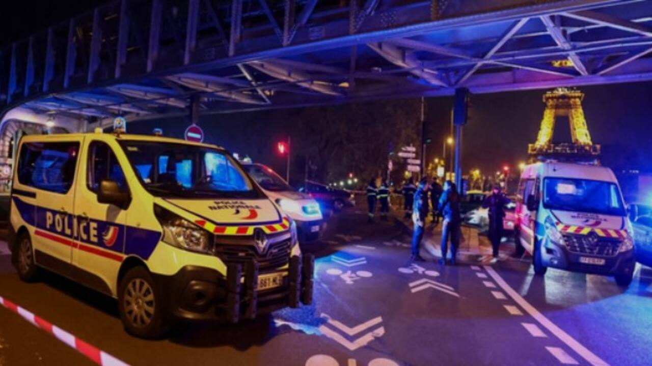 Eiffel Tower, a man attacked with knife one dead two people injured 